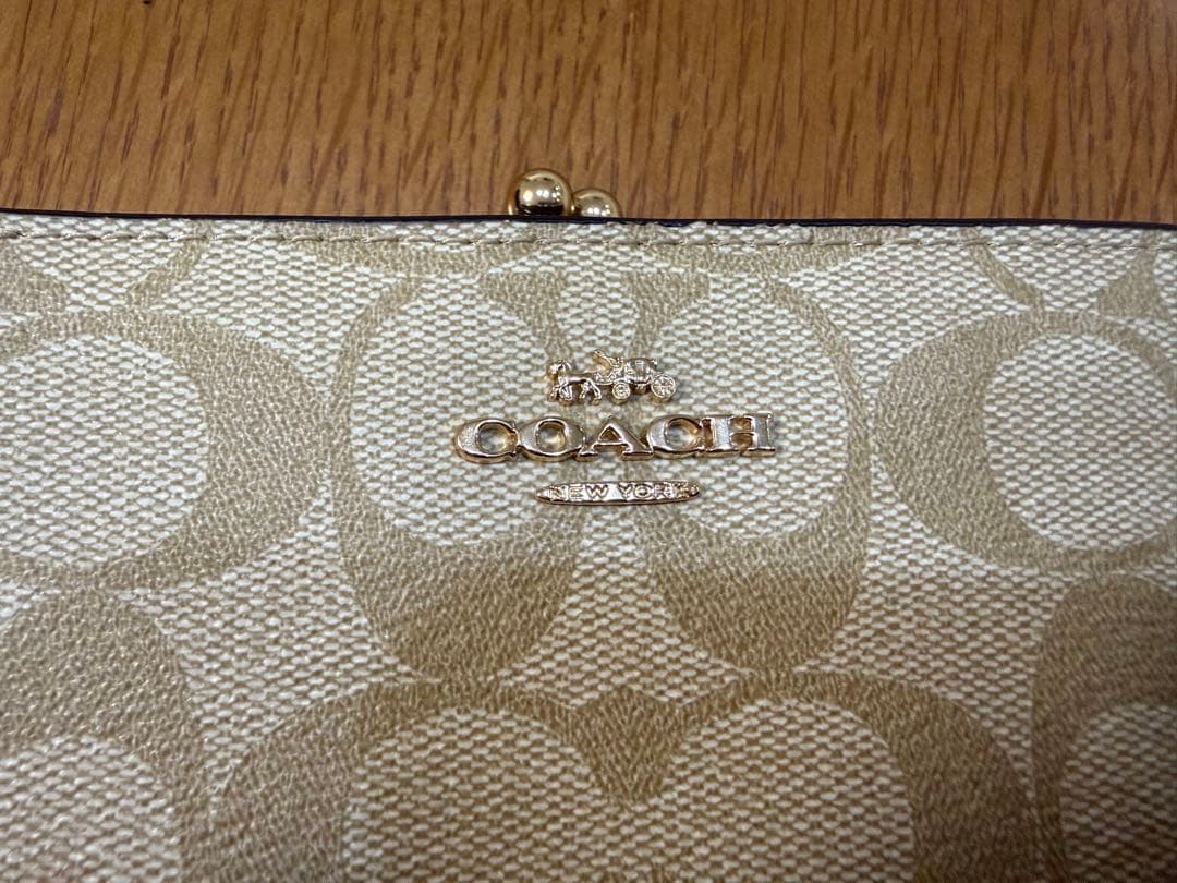 COACH ベージュ 二つ折り財布 保存袋付き