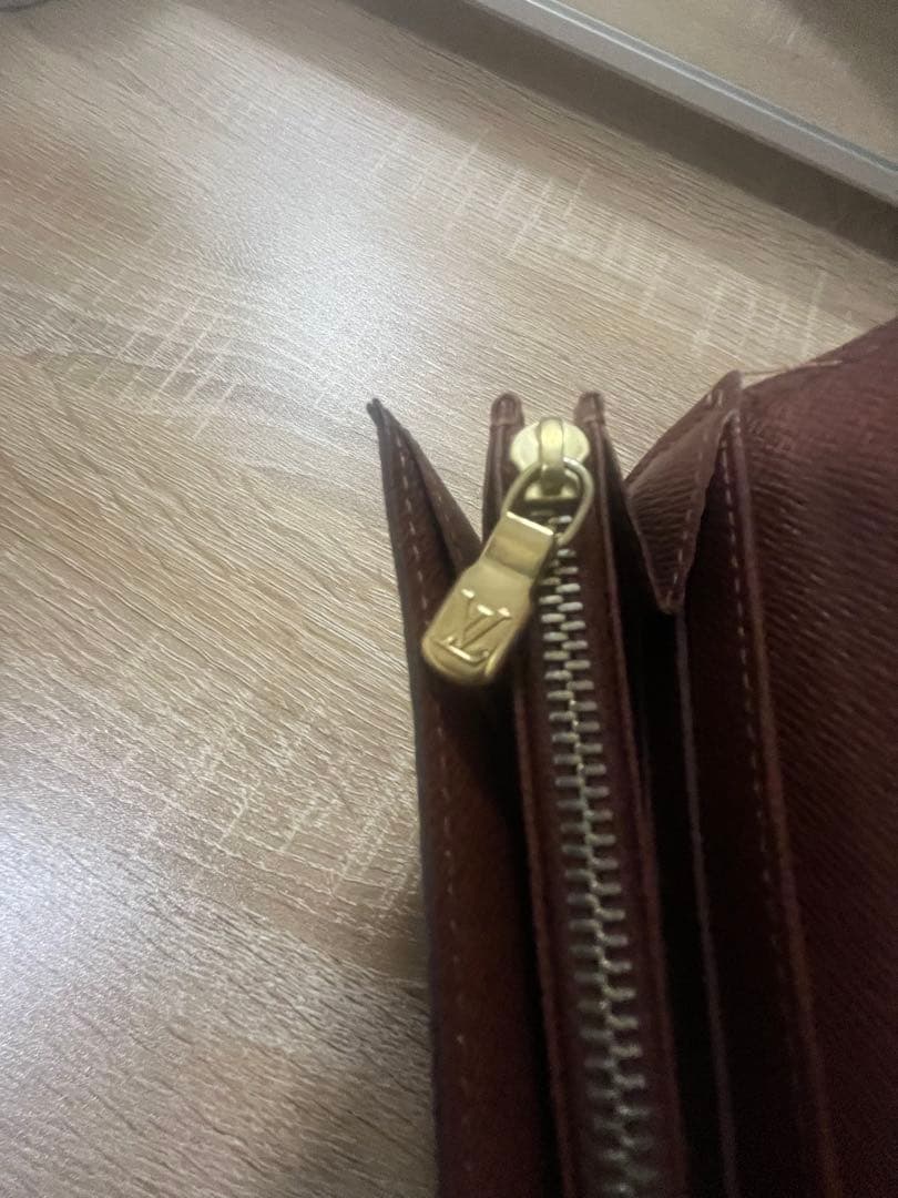 ルイ.ヴィトン二つ折り長財布モノグラム