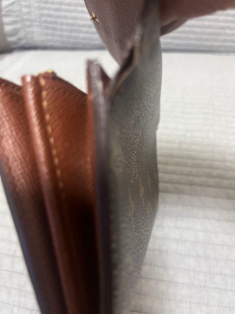 ルイ.ヴィトン二つ折り長財布モノグラム