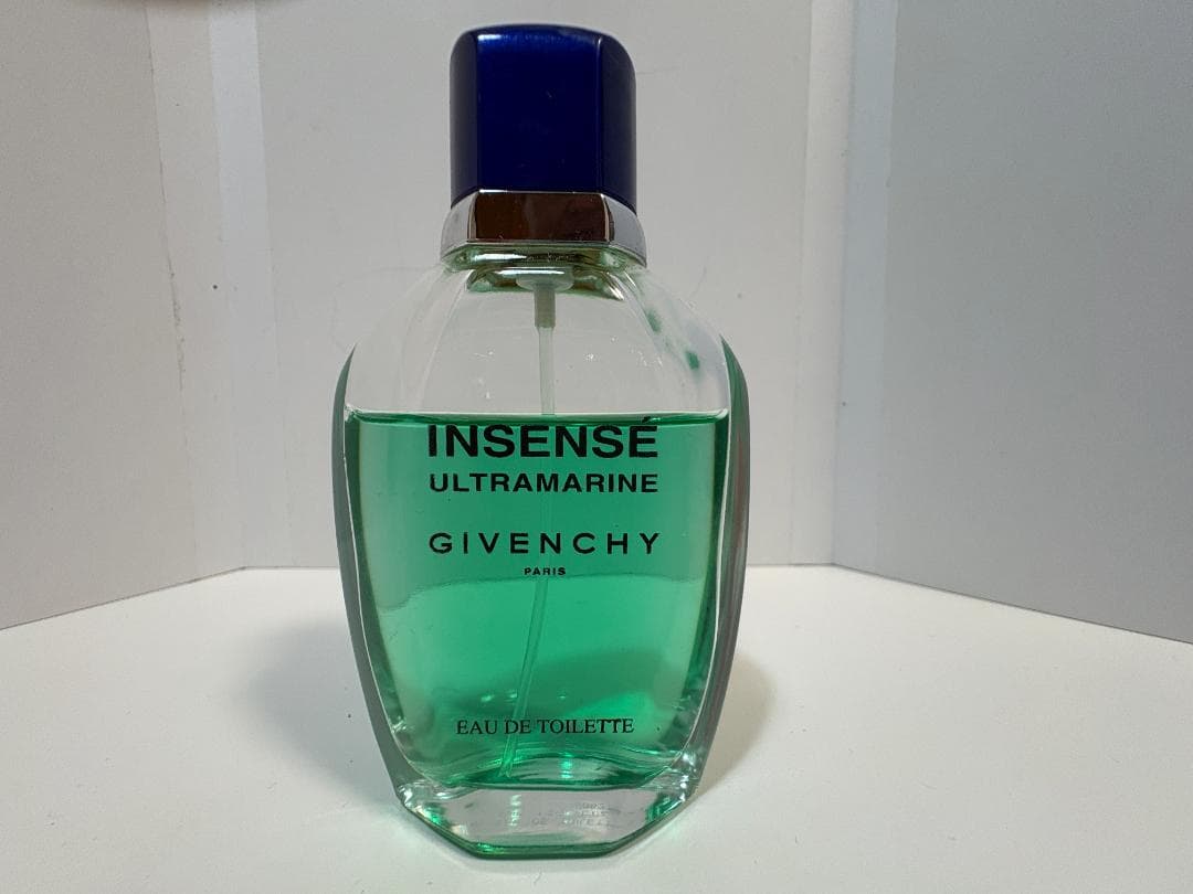 香水コレクション：Gucci No. 3, Chanel No. 5, 他