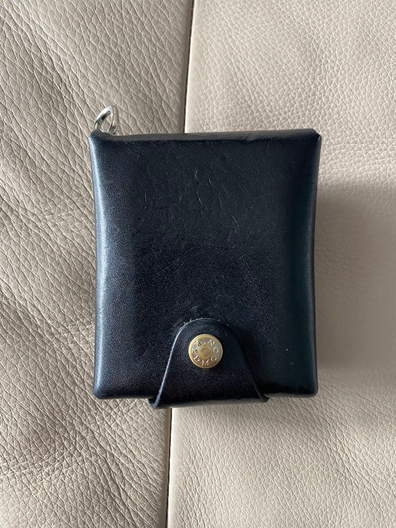 レッドムーン ブラックレザー 折り財布