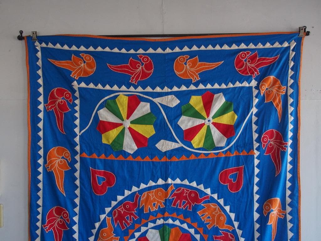 インド グジャラート アップリケ 壁飾り布