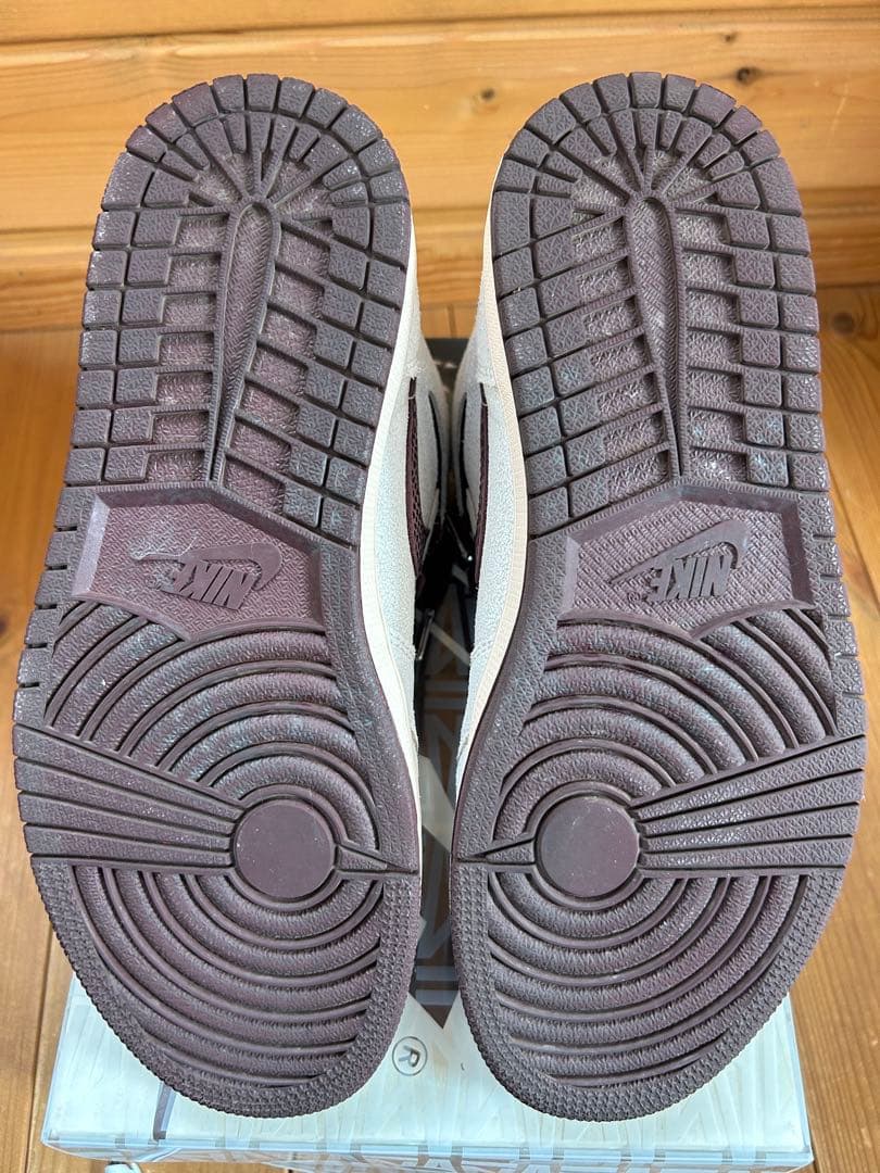 A Ma Maniére Air Jordan 1 クリーム/バーガンディ