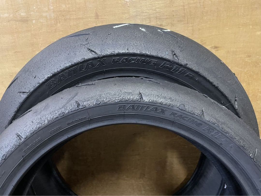 ブリジストンR11 120/600R17 180/640R17 180/55