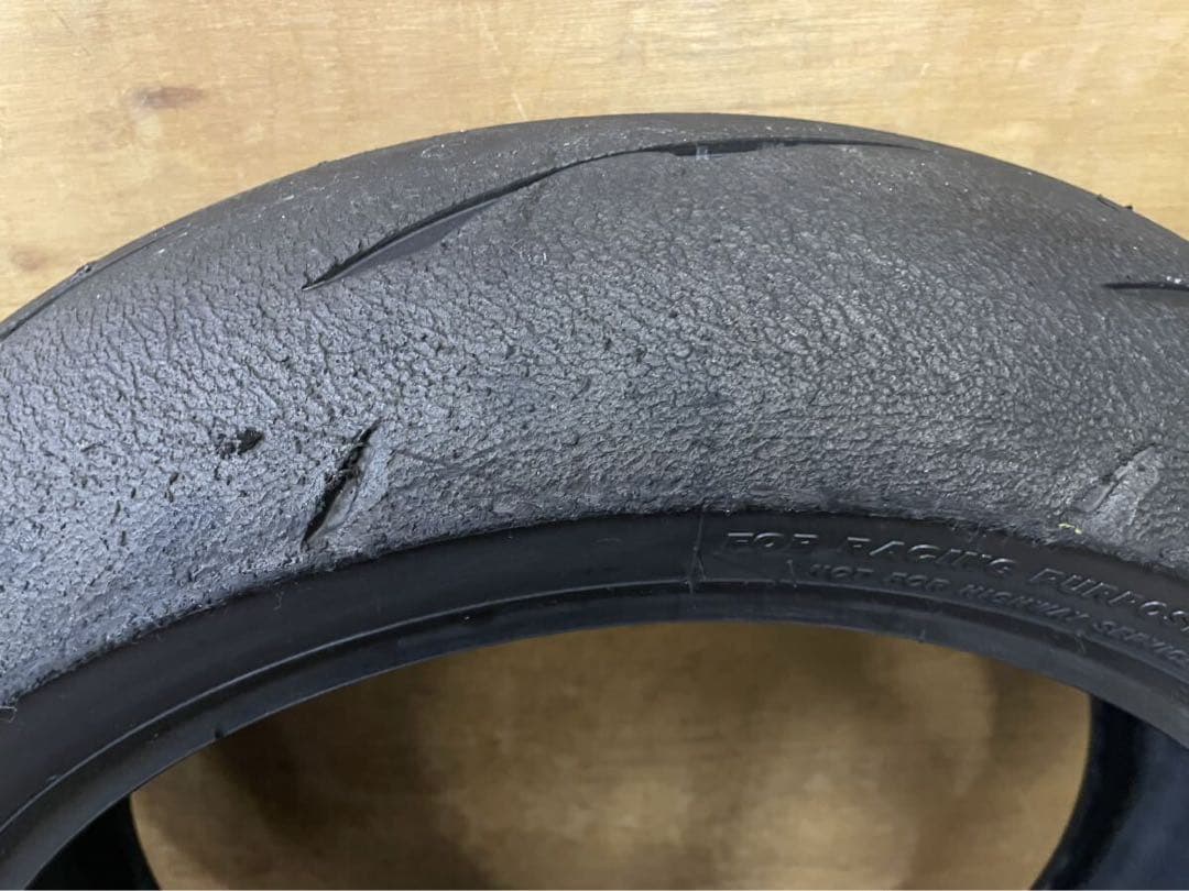 ブリジストンR11 120/600R17 180/640R17 180/55