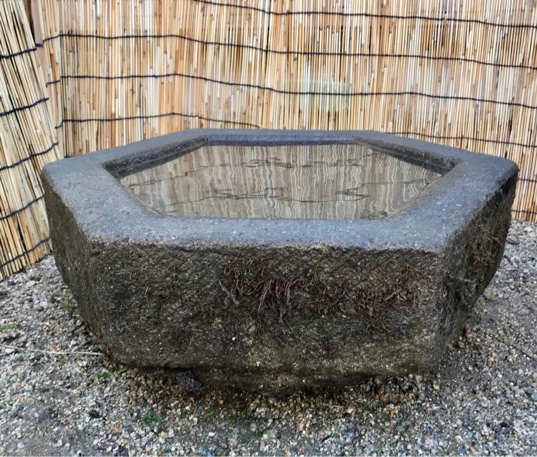 【六角水鉢・蹲・茶庭】庭石・オブジェ・置物・ガーデニング・バードバス