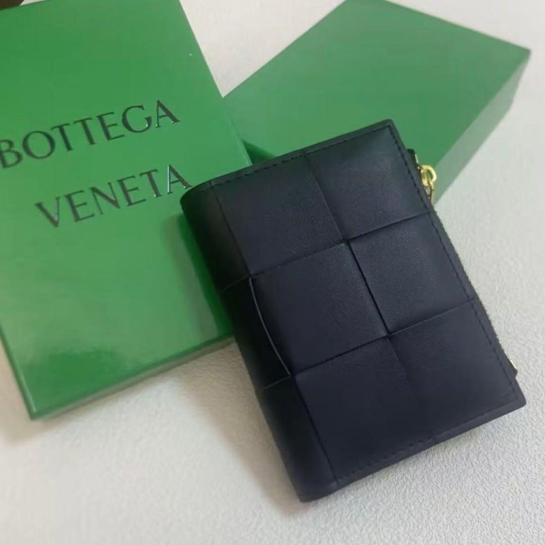 Bottega Veneta ブラック　レザー　二つ折り財布　黒