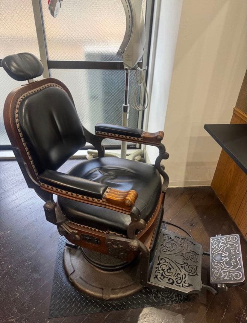 【期間限定】タカラベルモント製理容椅子『ザ・クラシック』