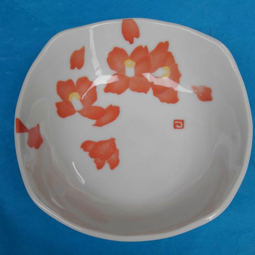 ♥️人気です！たち吉の新作の小鉢と片岡鶴太郎の美濃焼小鉢セット