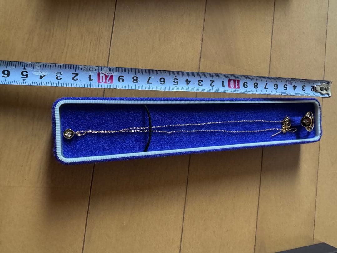 金色の星のコンパスデザインのリングとネックレスセット