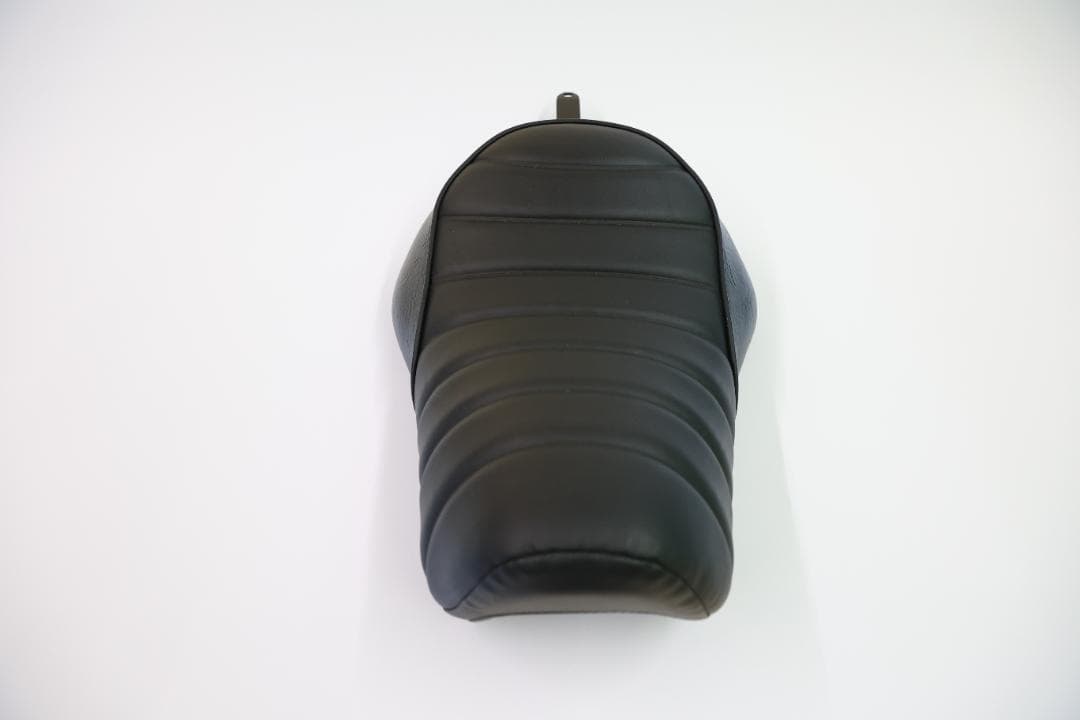 ハーレー純正　スポーツスターシート　883N　 XL883N IRON