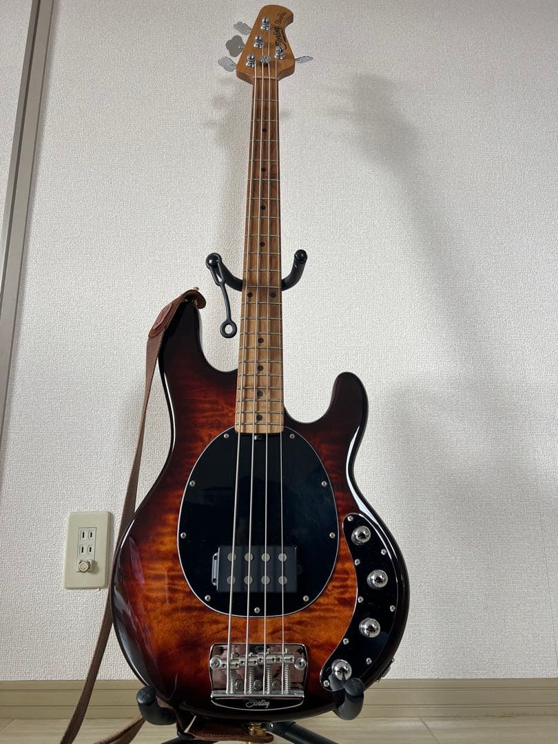 Sterling by Musicman RAY34QM ローステッドメイプル