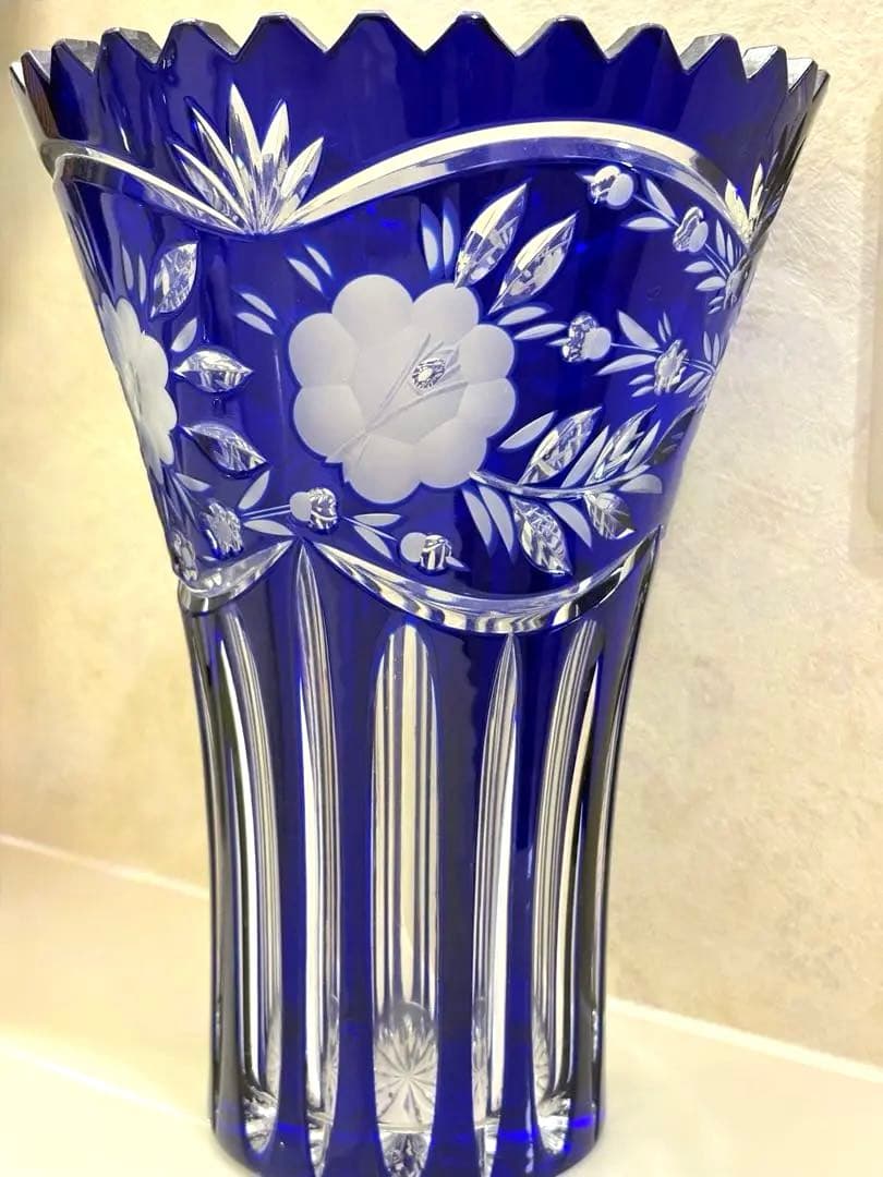 【美品】ドイツ製　ドレスデン　薔薇　クリスタル　歯付きボヘミアガラス　高さ26