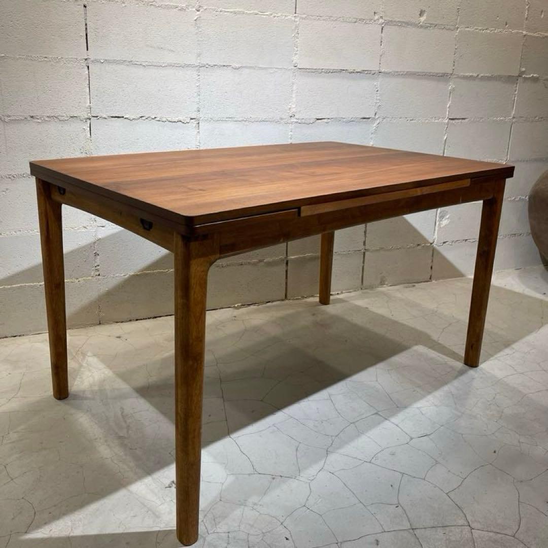 ウニコ　トリト　エクステンションテーブル　ウォールナット色　オーク材　伸長式