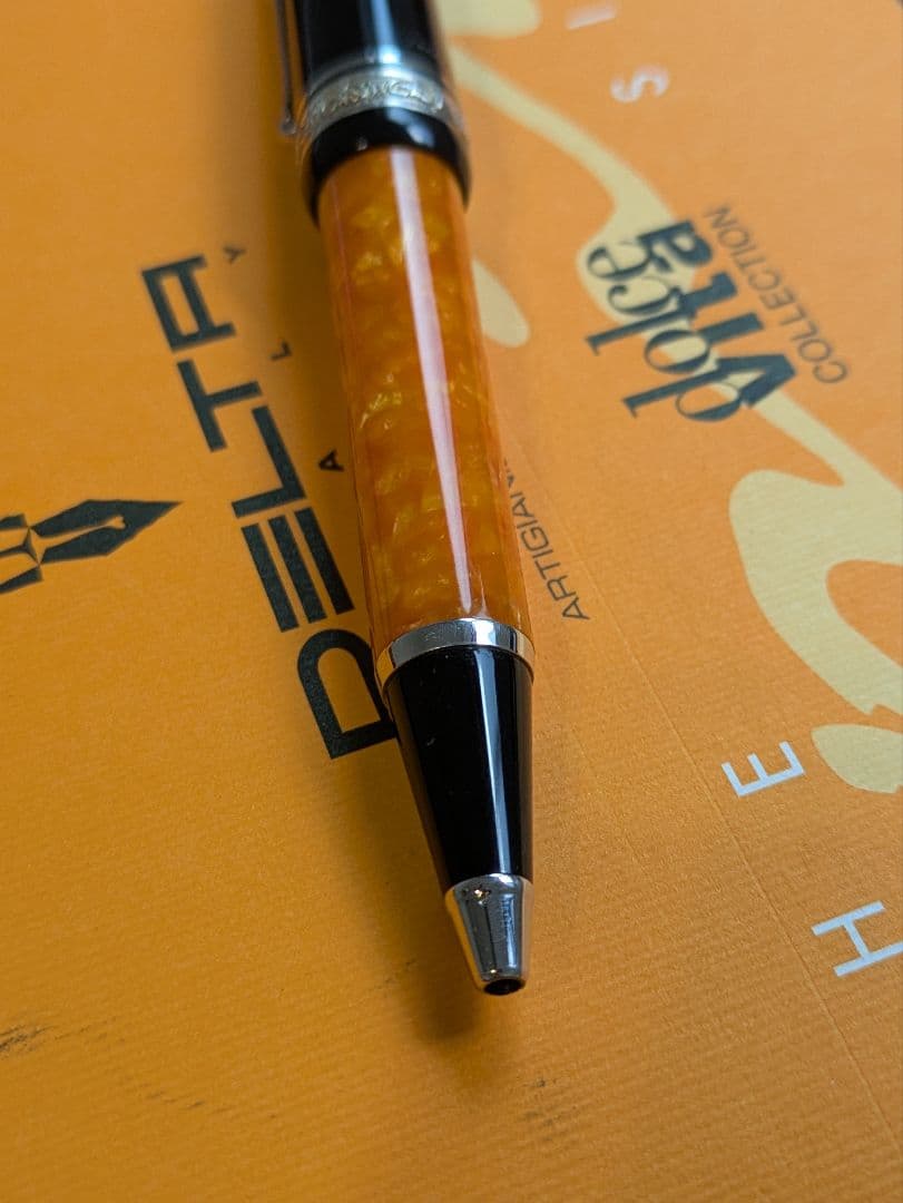 デルタ　ドルチェビータ　ミディアム　ボールペン