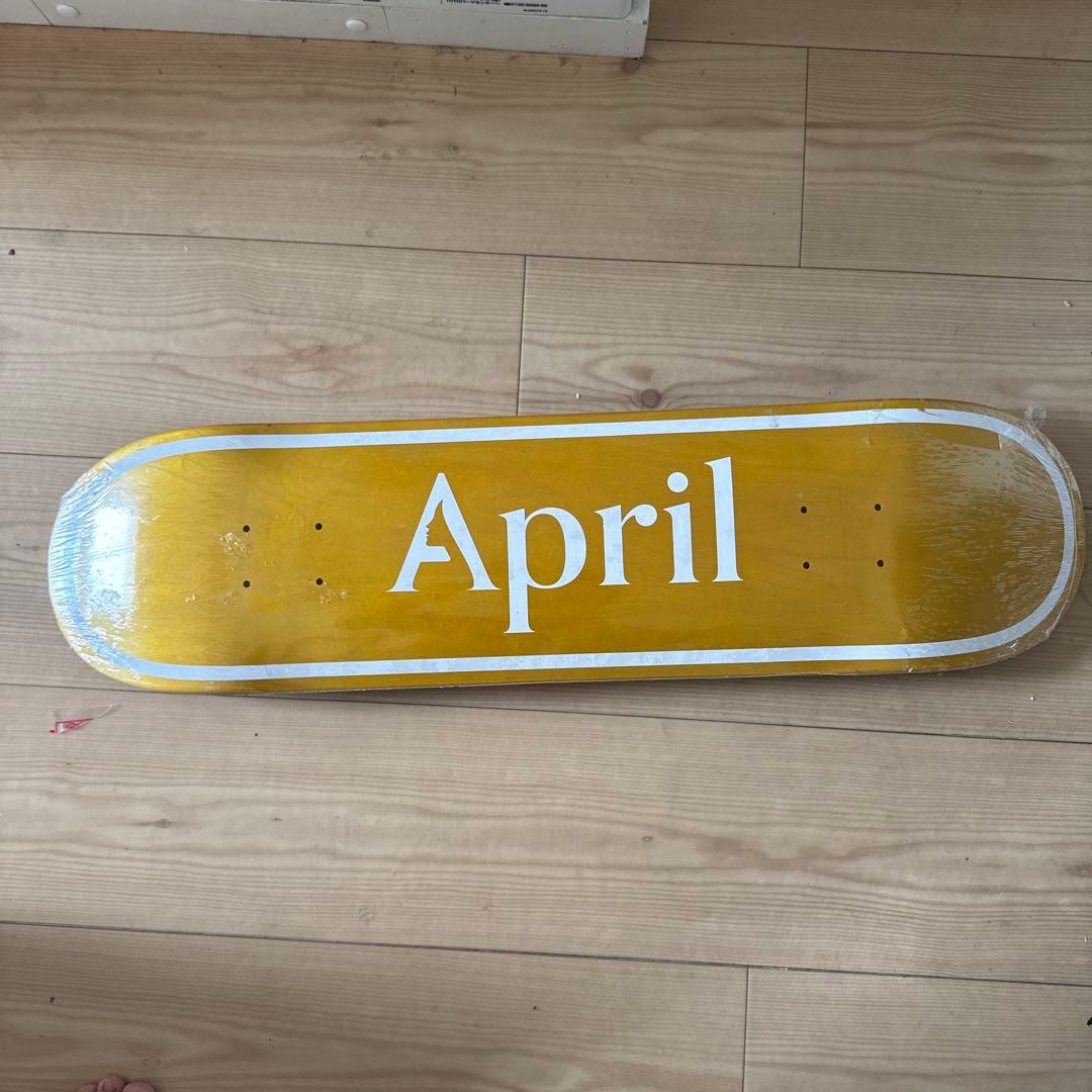April スケートボードデッキ イエロー8インチ