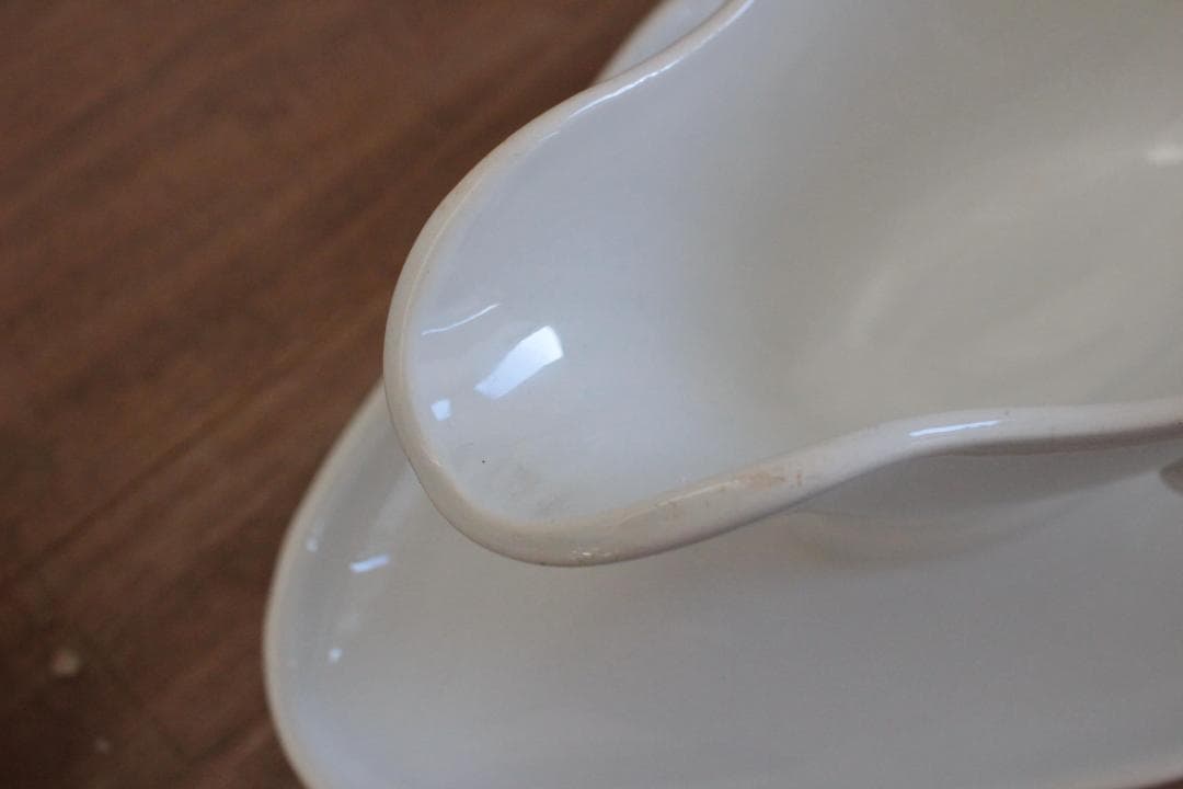 Saint-Amand【サンタマン】白のソーシエール/フランスアンティーク