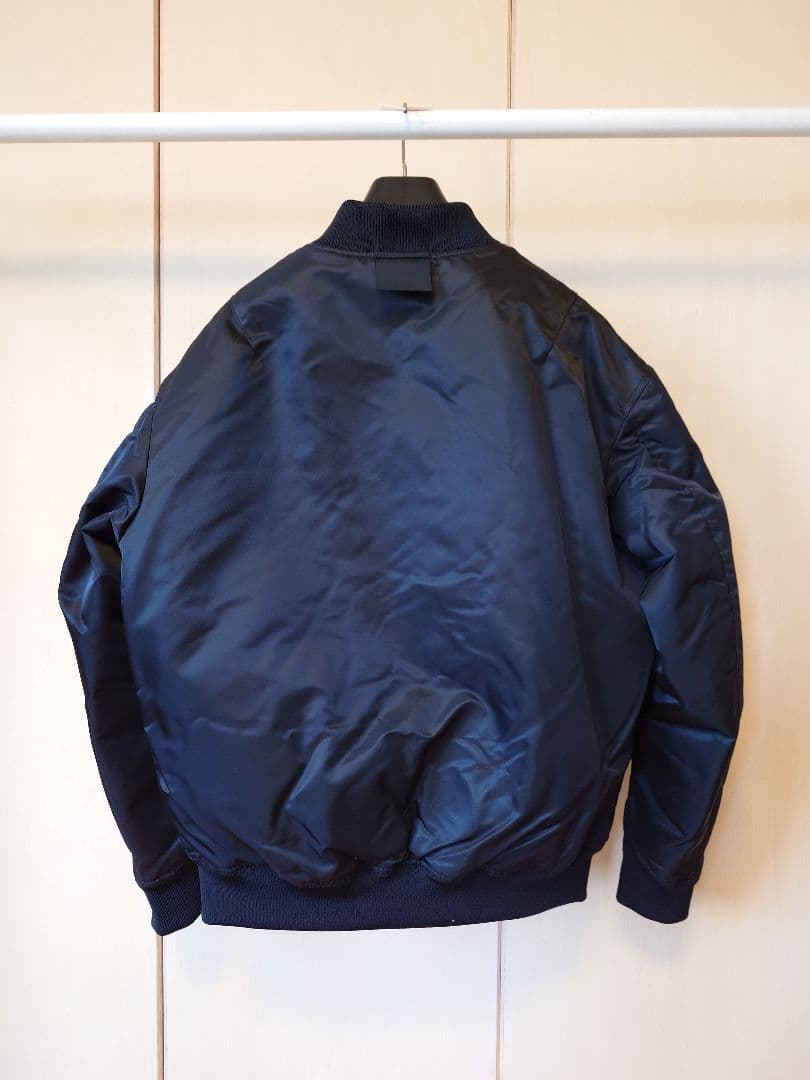 UNIQLO　+J復刻ハイブリッドオーバーサイズMA1Mサイズ ブラック