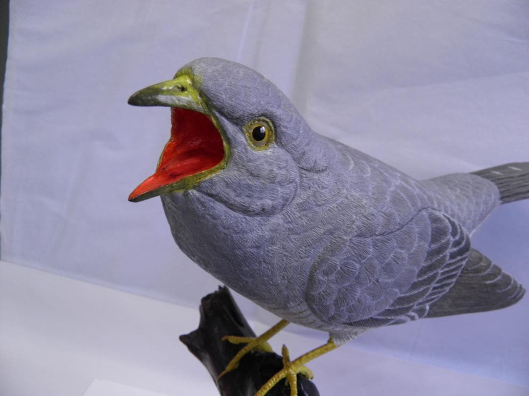 木彫りの鳥　カッコウ