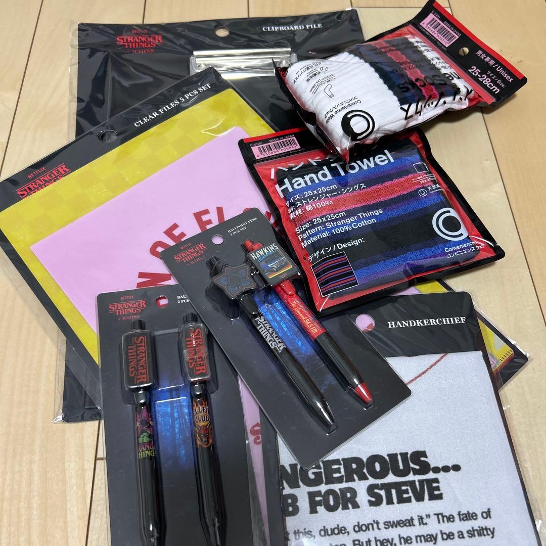 NIKE DUNK LOW stranger thingsコラボ　スニーカーのみ