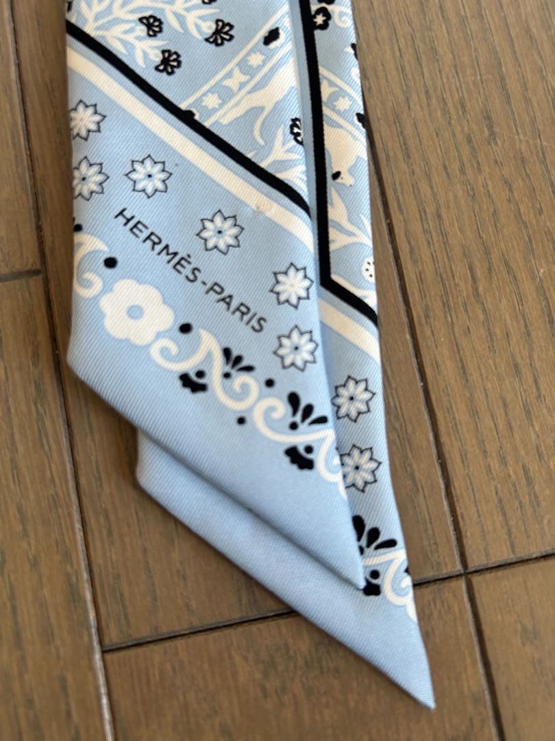 HERMÈS バンダナ柄　エルメス　ツイリー