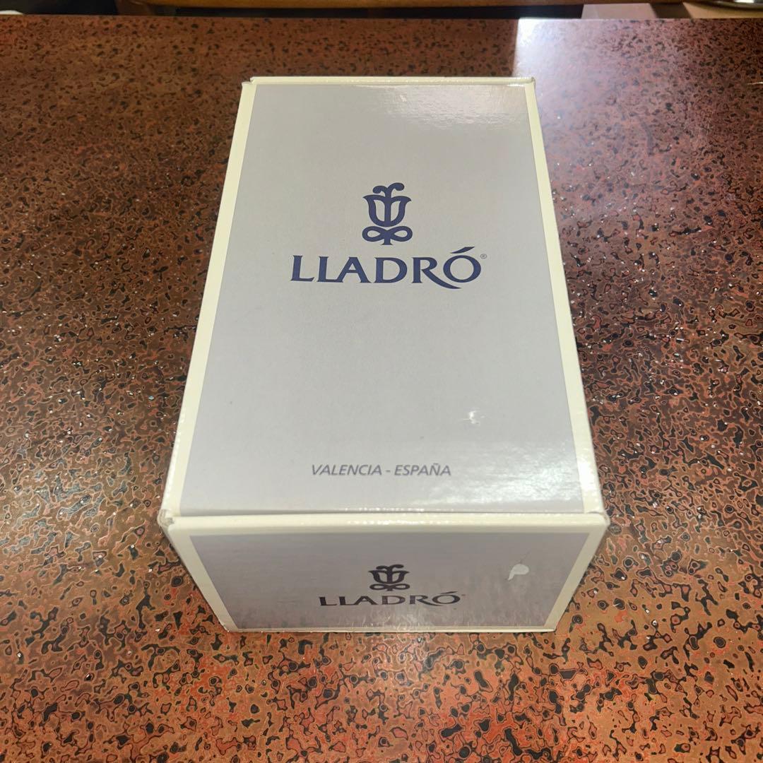 【新品近】リヤドロ LLADRO  「春のお庭にかえって」　箱付き