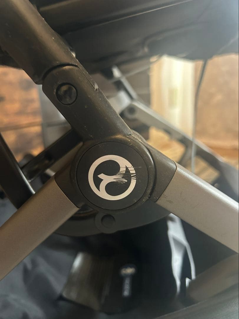 cybex リベル2024 ストーミーブルー　バンパーバー・純正レインカバー付き