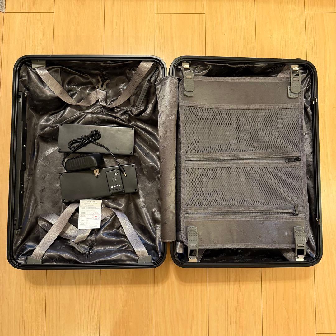 電動キャリーケース　ブラック　【自動追尾機能・騎乗機能付き】　ARTVZ