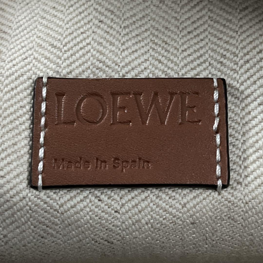 ロエベ バムバッグ　ボディバッグ　ショルダーバッグ　アナグラム　キャンバス