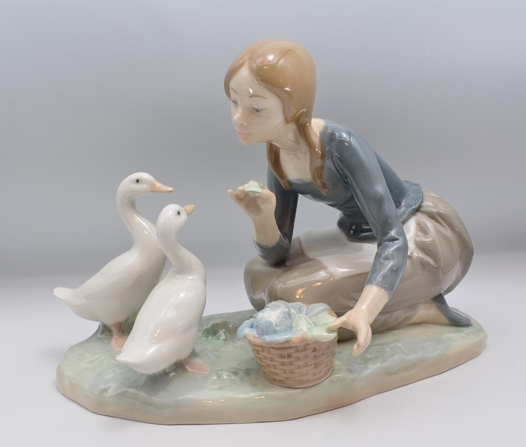 アヒルのエサやり　＃4849　★リヤドロ　スペイン　ポーセリン　光沢仕上げ　絶版