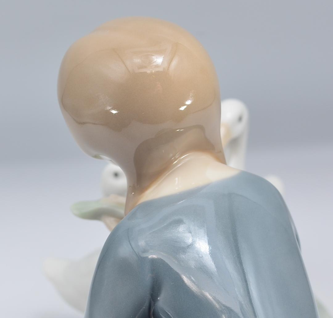 アヒルのエサやり　＃4849　★リヤドロ　スペイン　ポーセリン　光沢仕上げ　絶版