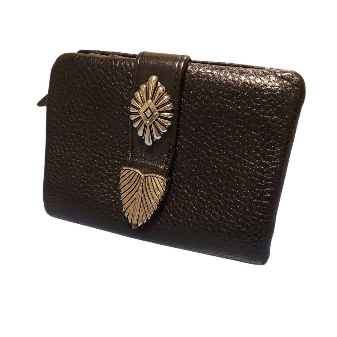 【ear】コンチョ 2つ折り財布 レザー 黒 コンパクト