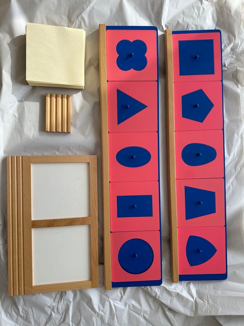 モンテッソーリ　メタルインセッツ+トレーシングトレー　　+紙+「木製パズル３点」