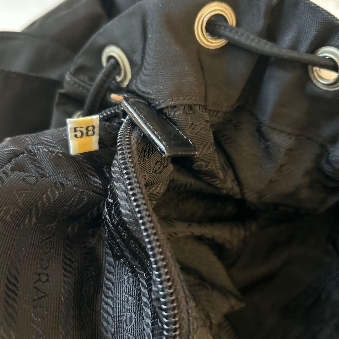 PRADA ブラック ナイロン バックパック　三角ロゴ