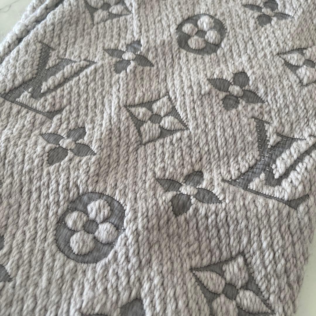 値下げLouis Vuitton グレー マフラー