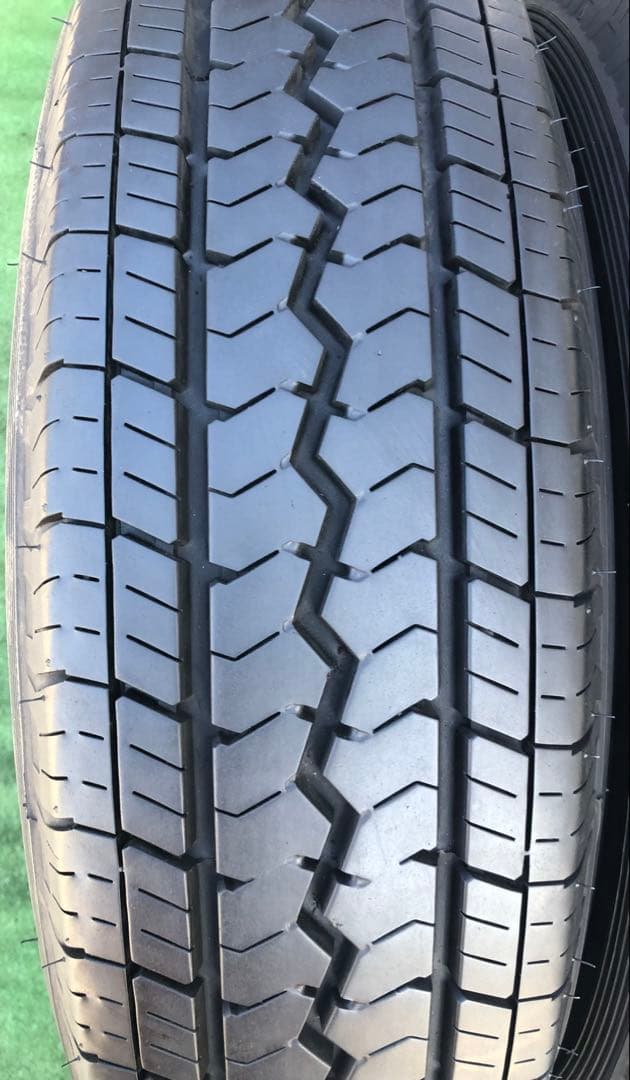 195/80 R15 TOYO V-02e ラジアルタイヤ　2024年