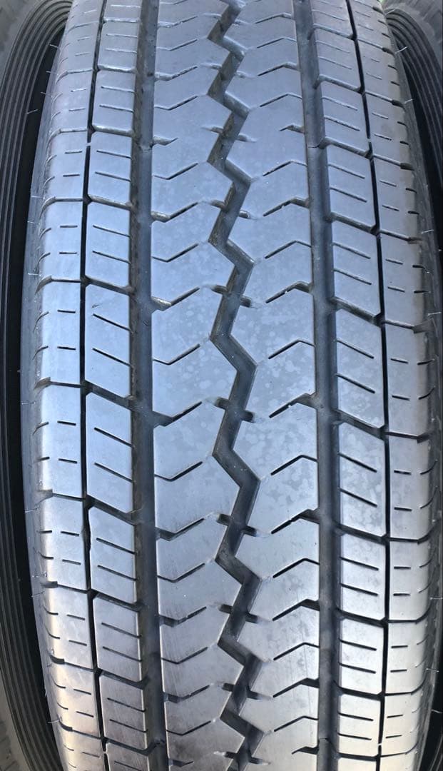 195/80 R15 TOYO V-02e ラジアルタイヤ　2024年