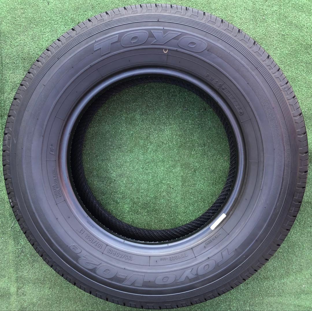 195/80 R15 TOYO V-02e ラジアルタイヤ　2024年