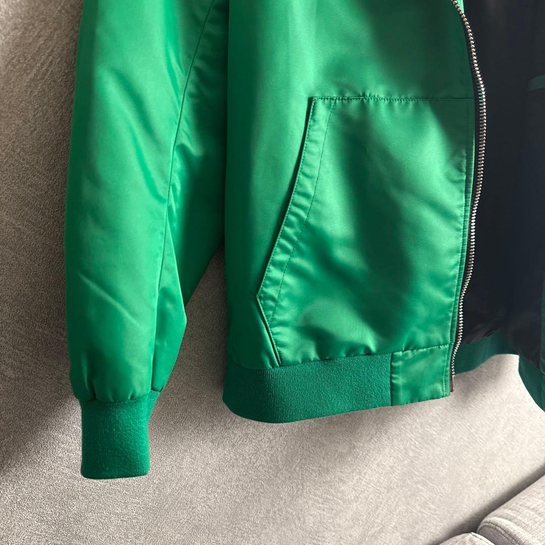 グリーン フード付きジャンパー