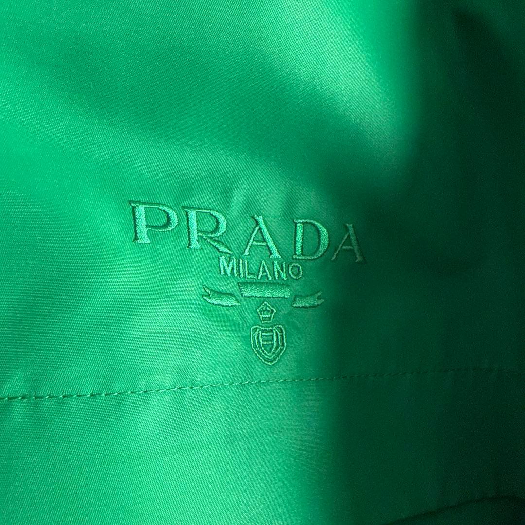 グリーン フード付きジャンパー