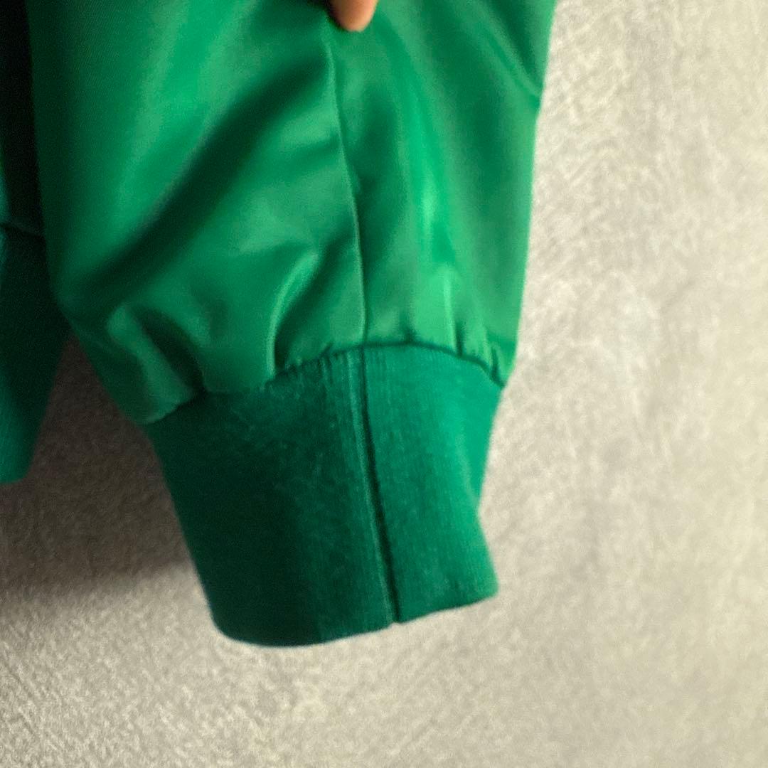 グリーン フード付きジャンパー