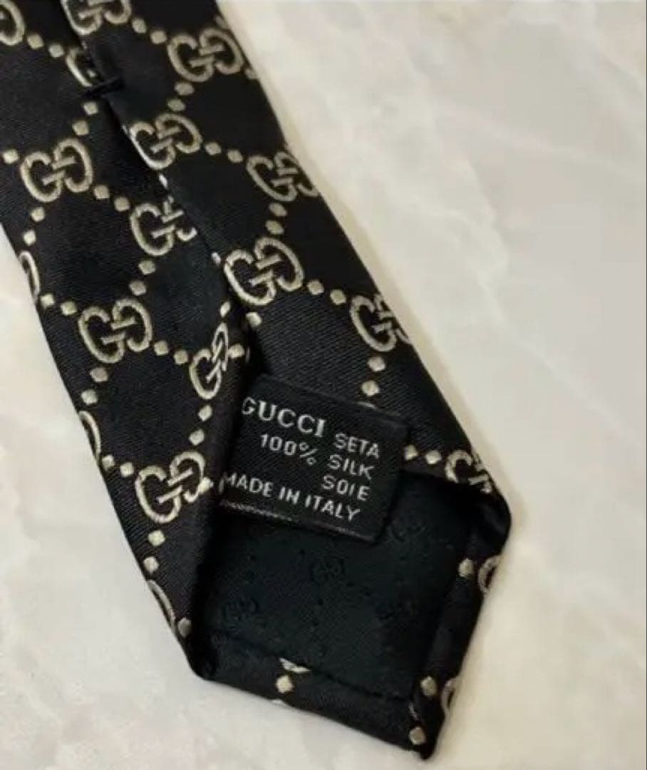 【超美品】GUCCI ネクタイ GG柄 ブラック&ゴールド 大剣9 イタリア製