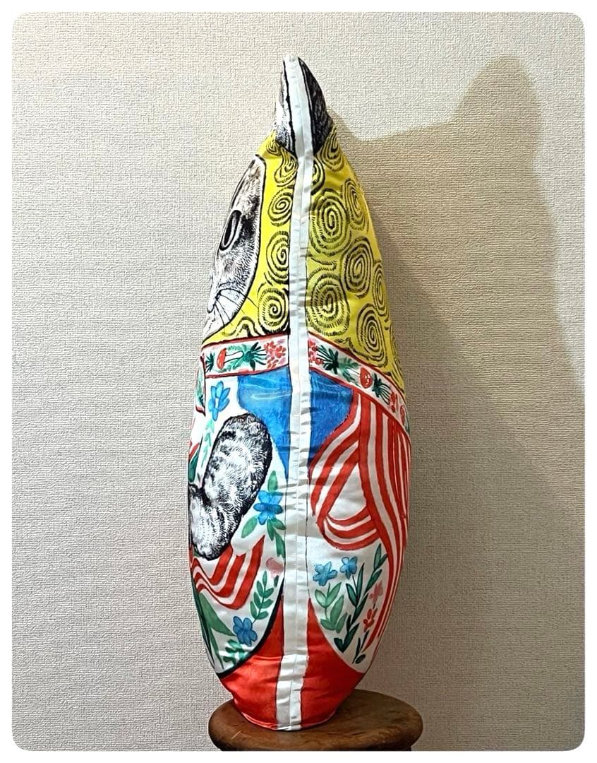 ヒグチユウコさん、猫リョーシカ・クッション （大）