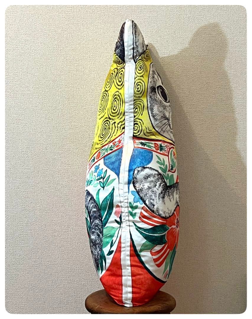 ヒグチユウコさん、猫リョーシカ・クッション （大）