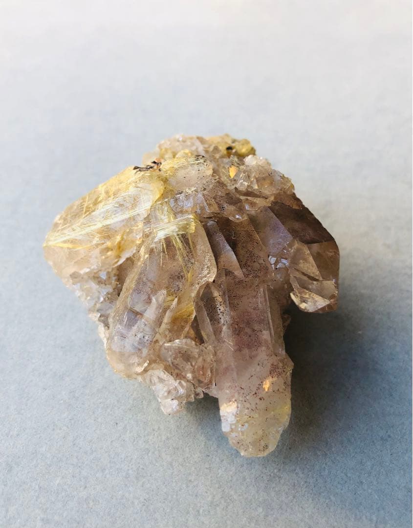 天然石ルチルクォーツ原石　針水晶ルース　ゴールデンルチルクォーツ置物　金運No1