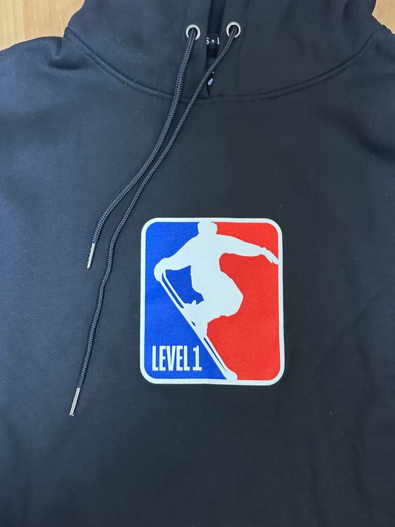「新品未使用」Level 1 フード付きパーカー ブラック