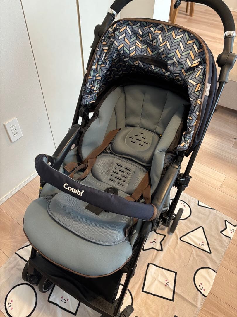 【美品】Combi コンビ スゴカルα 4キャス compact エッグショック