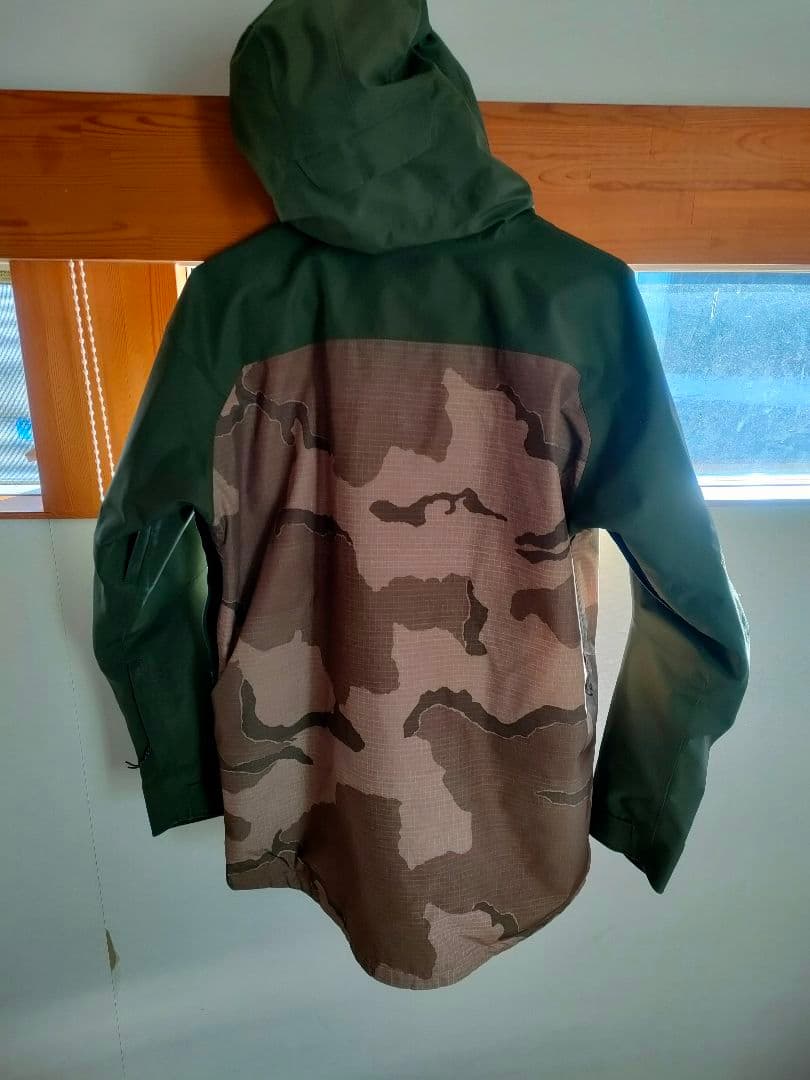 BURTON ゴアテックス スノボジャケット オリーブM（US）L（JP）サイズ