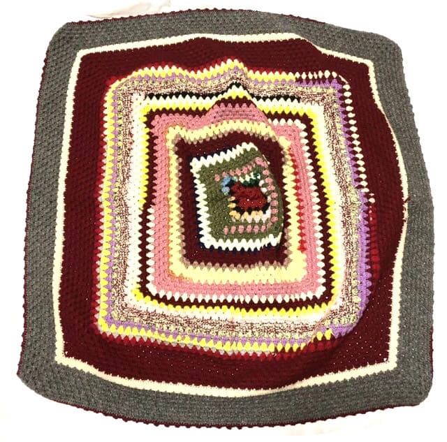 ■ハンドメイド■多用途・手編みニットカバー■赤ちゃん・ペット用・こたつ