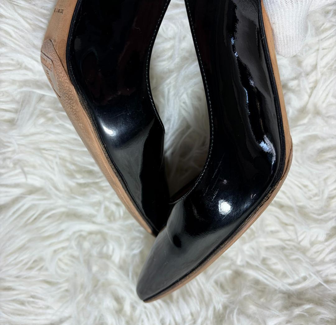 マノロ・ブラニク ポインテッドトゥ パンプス エナメル 黒 23.5㎝